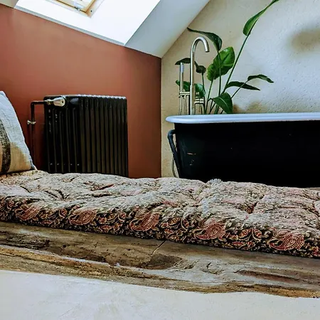 La Planque En Perche Guest house *